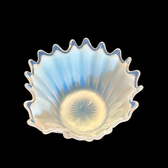 Fostoria Heirloom Opalescent Glass Mid-Century Modern Handkerchief Bowl - Picture 6 of 9
